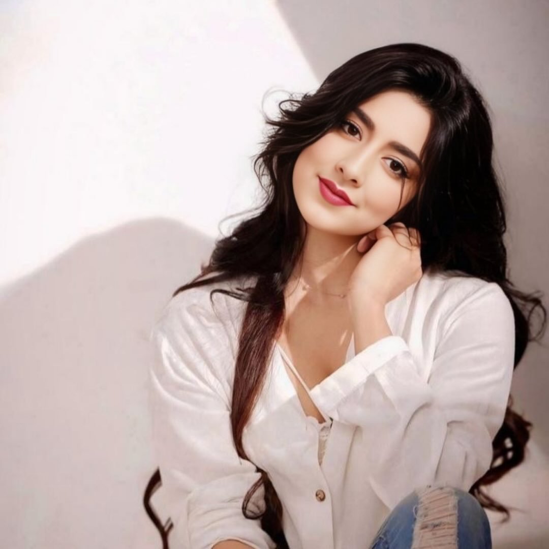 Dr Neha Madaan in clinic